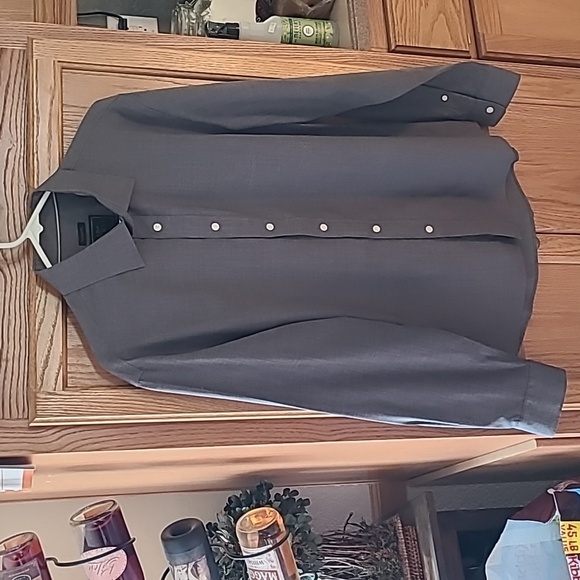 Jo's. A. BANK TAILORED FIT RESERVE MEN'S SIZE LARGE DRESS SHIRT - Picture 6 of 7